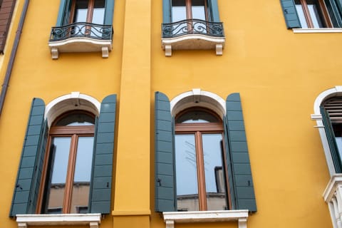 Property building, Day