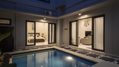 Property building, Swimming pool