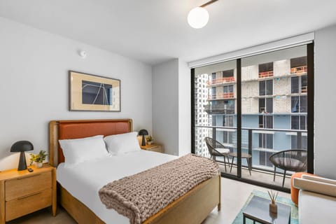 Bed, Seating area