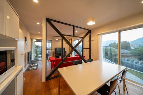 Dining area, Mountain view