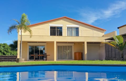 Property building, Day, Balcony/Terrace, Pool view, Swimming pool, Parking, internet, internet, air conditioner
