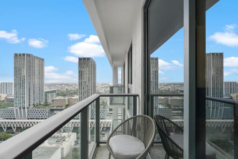 View (from property/room), Balcony/Terrace, Seating area, City view
