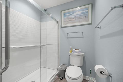 Luxe 2BR in The Villages, Mins to Eastport Town Square With Patio and Kingbed House in Leesburg