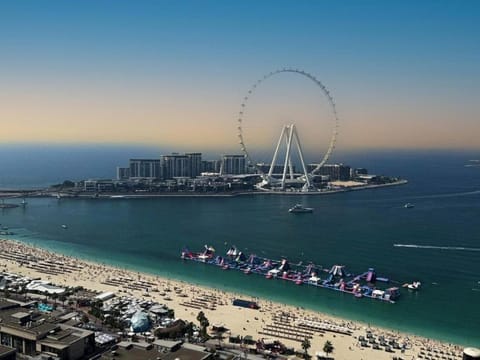 Festive Winter Stay in JBR - Beach, Marina, Metro Apartment in Dubai