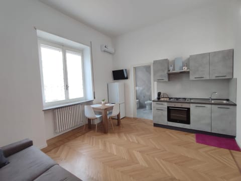 Casa Dante 1 Apartment in Lombardy