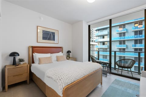 Bed, Seating area