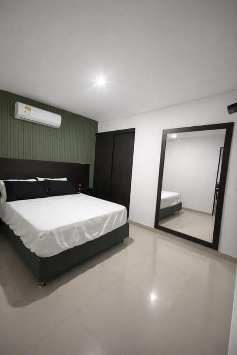 Bed, Photo of the whole room, Bedroom, air conditioner