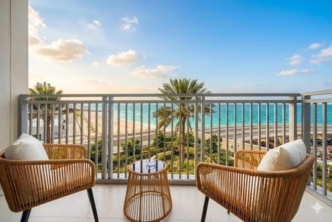 Emaar 52 42! Iconic Sea-View! Dubai Marina Apartment in Dubai