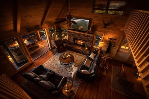 Communal lounge/ TV room, TV and multimedia, Living room, Seating area, Evening entertainment