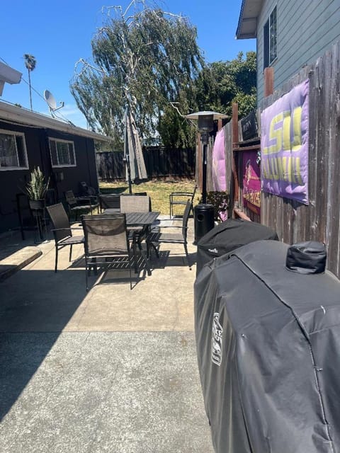 Portsmouth Place Bed and Breakfast in Hayward