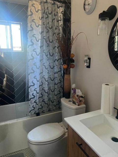 Portsmouth Place Bed and Breakfast in Hayward