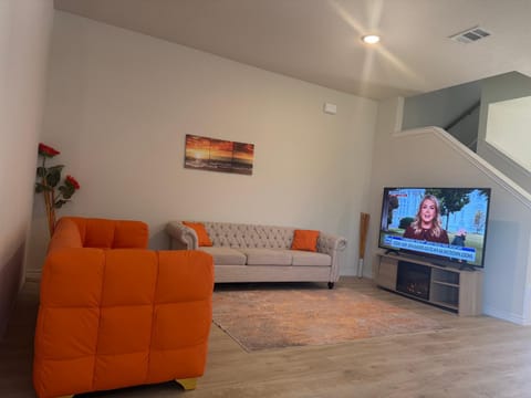 Luxury 6 Bedroom Home House in Lake Lewisville