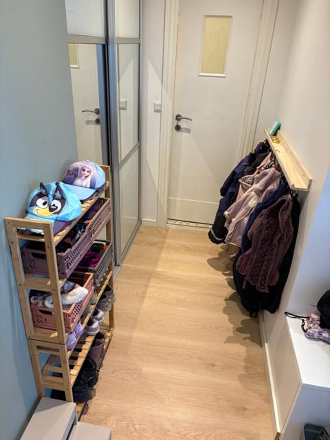 Facade/entrance, wardrobe