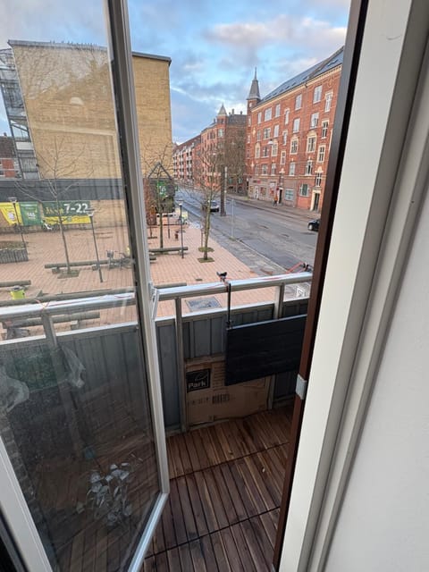 Neighbourhood, Balcony/Terrace, Street view