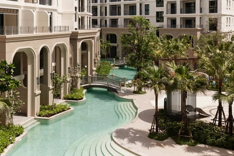Property building, Day, Swimming pool