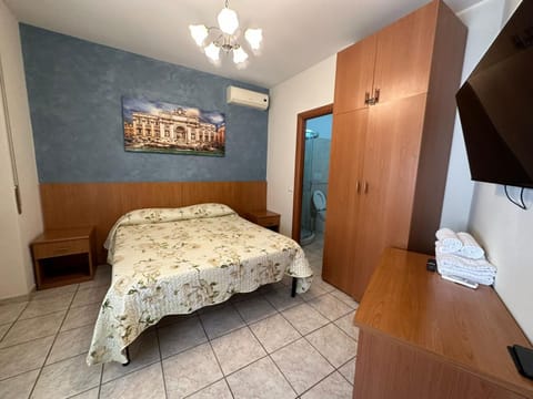 TV and multimedia, Bedroom, air conditioner