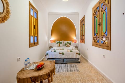 Bed, Living room, Photo of the whole room, Bedroom