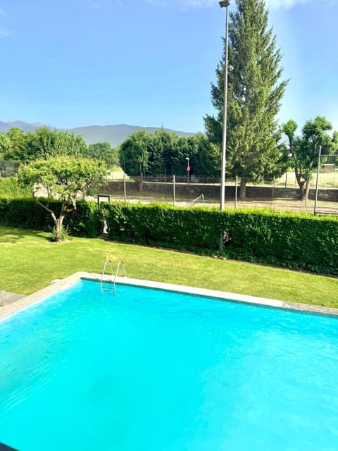 Spring, Day, Natural landscape, Garden, Garden view, Mountain view, Pool view, Swimming pool
