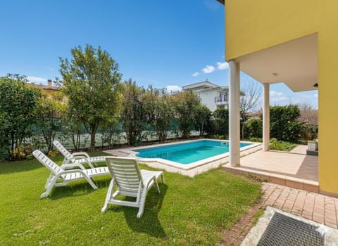 Villa Garda Harmonia - pool, garden - lake by feet Villa in Desenzano del Garda