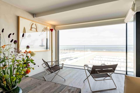 Patio, Day, View (from property/room), Balcony/Terrace, Living room, Seating area