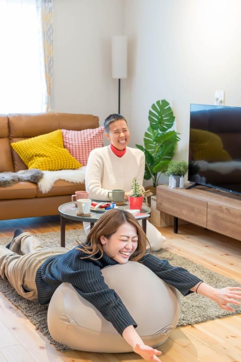 People, Living room