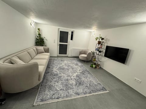 Communal lounge/ TV room, TV and multimedia, Living room, Seating area