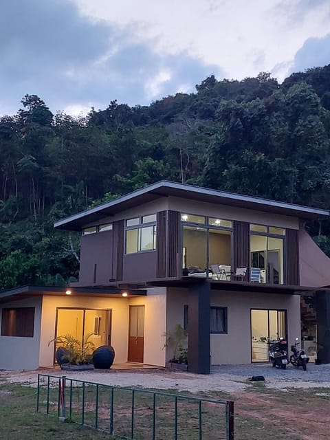 Tha Khao Beach House 1 Apartment in Krabi Changwat