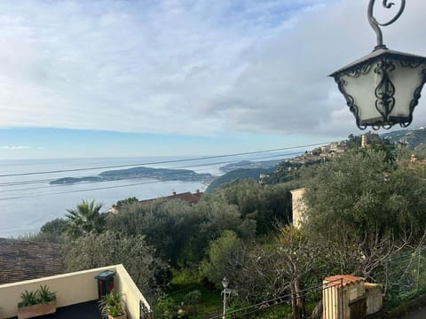 Maison de charme piscine vue mer Villa in Eze
