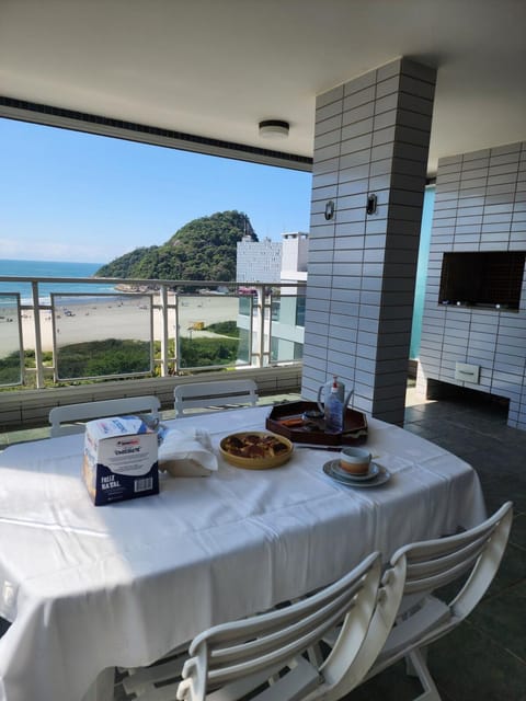 View (from property/room), Balcony/Terrace, Dining area, Sea view