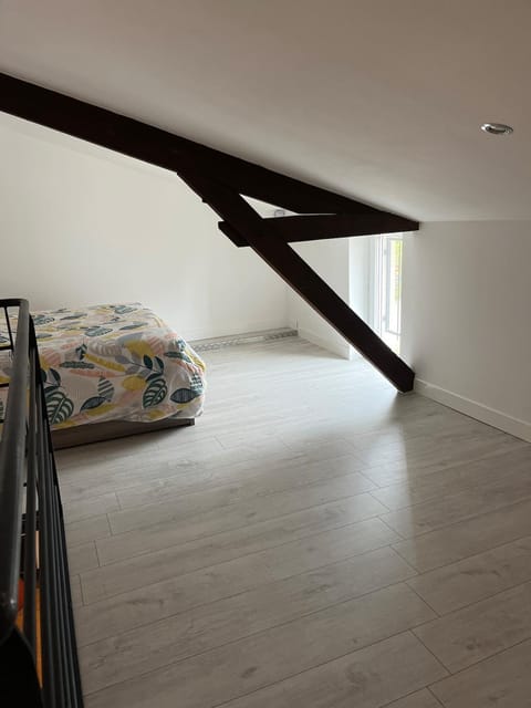 Maison f2 avec cour privative Apartment in Bourgogne-Franche-Comté