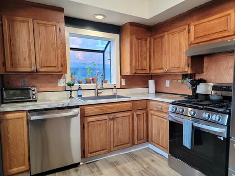 The Raven Room at Stag and Sparrow Vacation rental in Salem