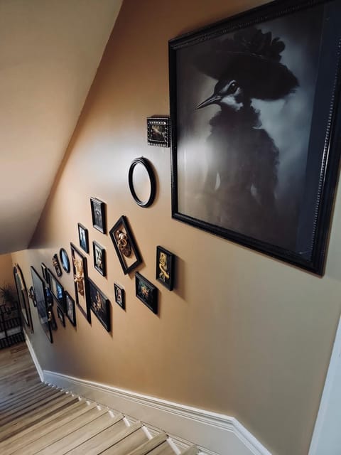 The Raven Room at Stag and Sparrow Vacation rental in Salem