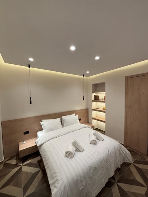 Bed, Bedroom, towels, wardrobe