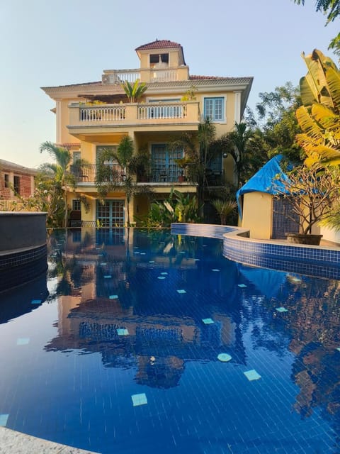 Property building, Pool view