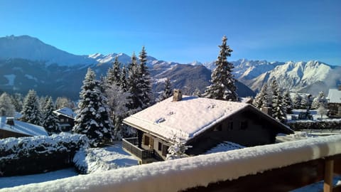 Balcony/Terrace, Mountain view