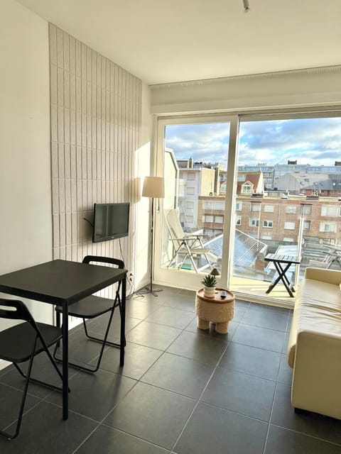 TV and multimedia, View (from property/room), Balcony/Terrace, Living room, Seating area, Dining area