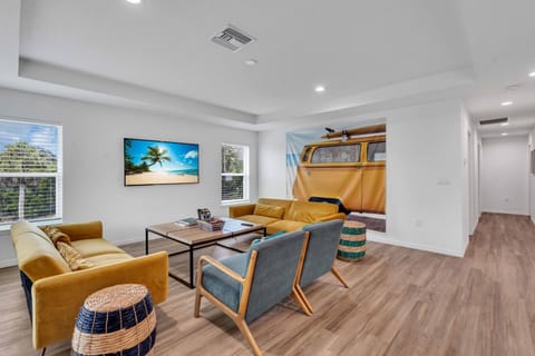 Jacuzzi Stay in Florida, Awesome place Sleeps 8 House in Cortez