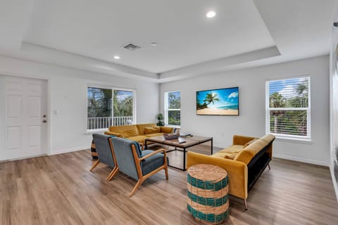 Jacuzzi Stay in Florida, Awesome place Sleeps 8 House in Cortez