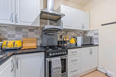 Parking, kitchen, kitchen