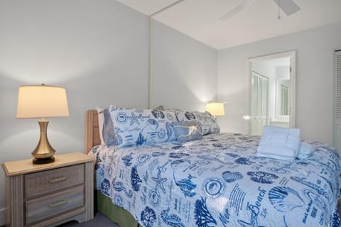 894 Ketch Court - Sleeps 8, 3 Bedroom, Harbour Town Condo House in Hilton Head Island