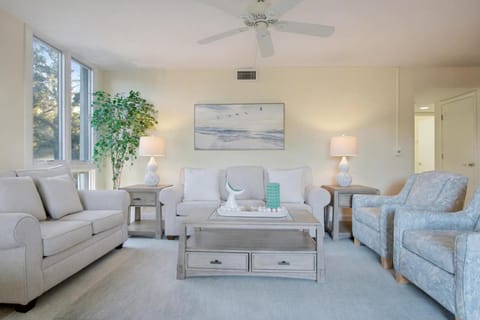 894 Ketch Court - Sleeps 8, 3 Bedroom, Harbour Town Condo House in Hilton Head Island