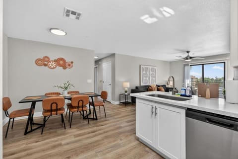 Relaxing 3BR Oasis Pool Hot Tub Gym Games Apartment in Surprise