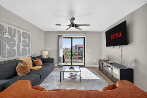 Relaxing 3BR Oasis Pool Hot Tub Gym Games Apartment in Surprise