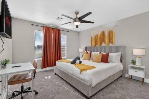 Relaxing 3BR Oasis Pool Hot Tub Gym Games Apartment in Surprise