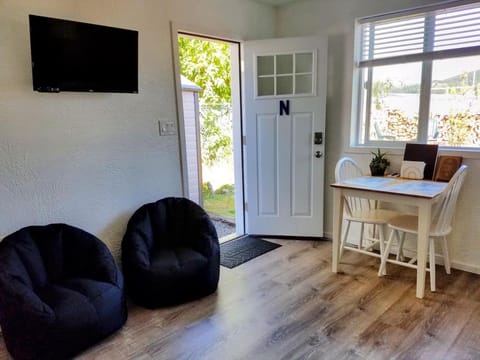 North Sunrise Studio - Retreat in Forks House in Forks