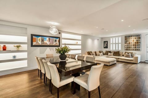 Living room, Dining area