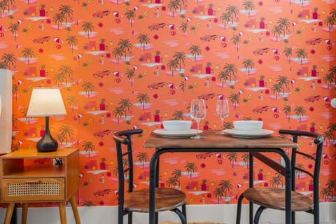 Decorative detail, Seating area, Dining area