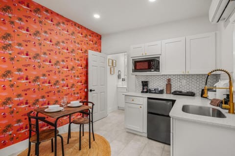 Kitchen or kitchenette, Dining area, pet friendly, toaster