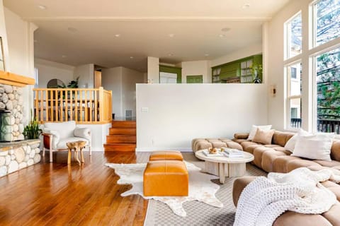 Living room, Seating area