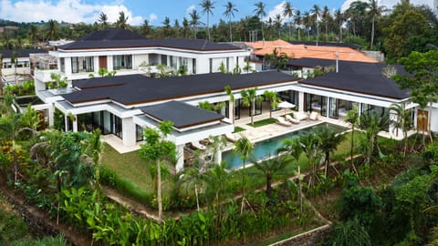 Property building, Day, Natural landscape, Pool view, Swimming pool